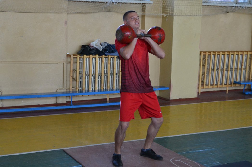 Участь слухачів у змаганнях з гирьового спорту